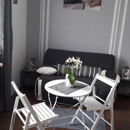 Chambre D'Hote - La Ruche Des Bleuets ミュルザンヌ エクステリア 写真