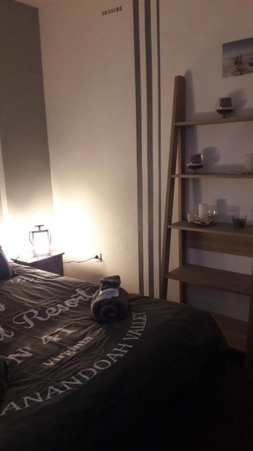 Chambre D'Hote - La Ruche Des Bleuets ミュルザンヌ エクステリア 写真