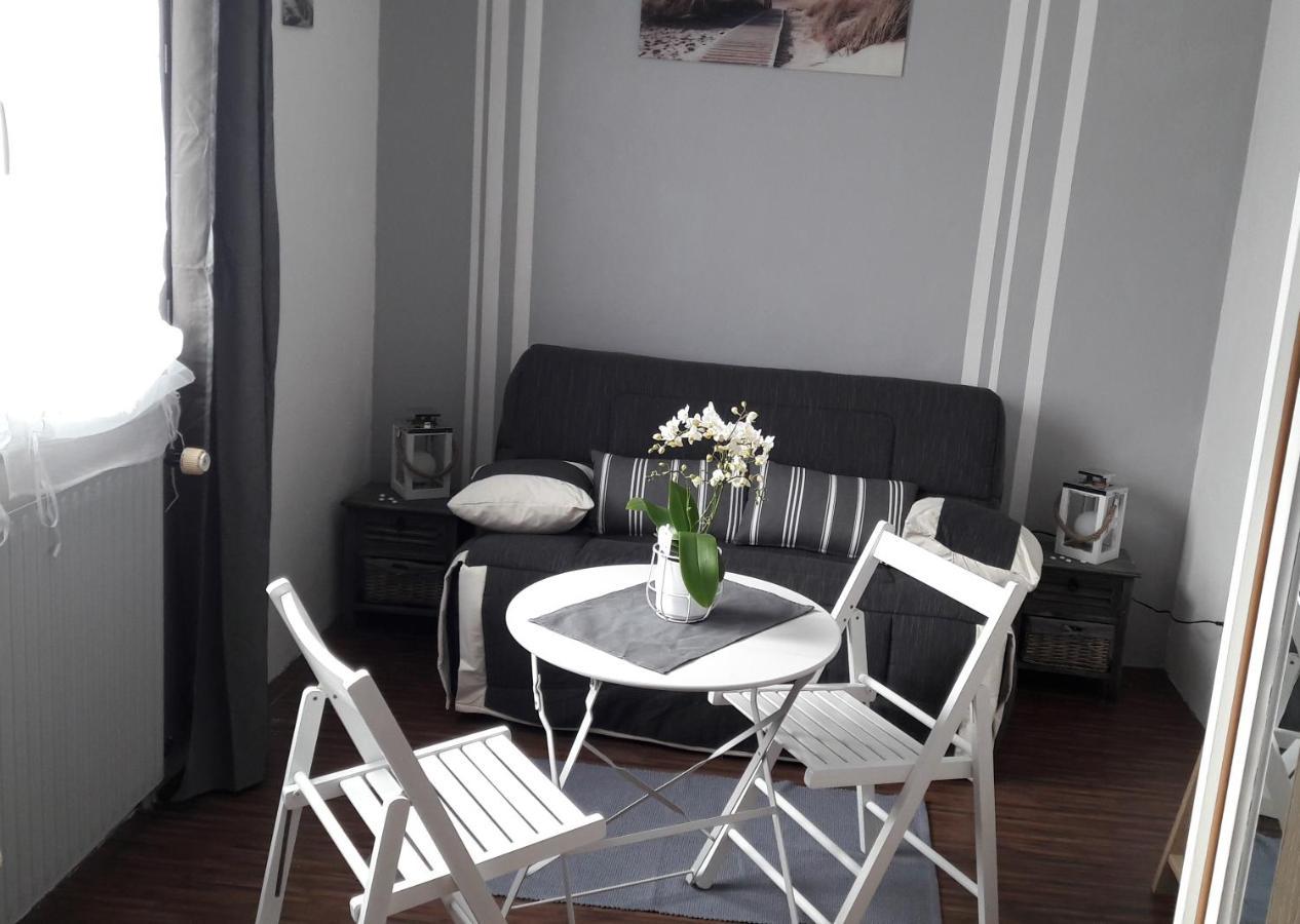 Chambre D'Hote - La Ruche Des Bleuets ミュルザンヌ エクステリア 写真
