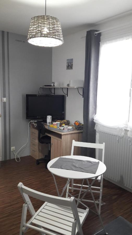 Chambre D'Hote - La Ruche Des Bleuets ミュルザンヌ エクステリア 写真